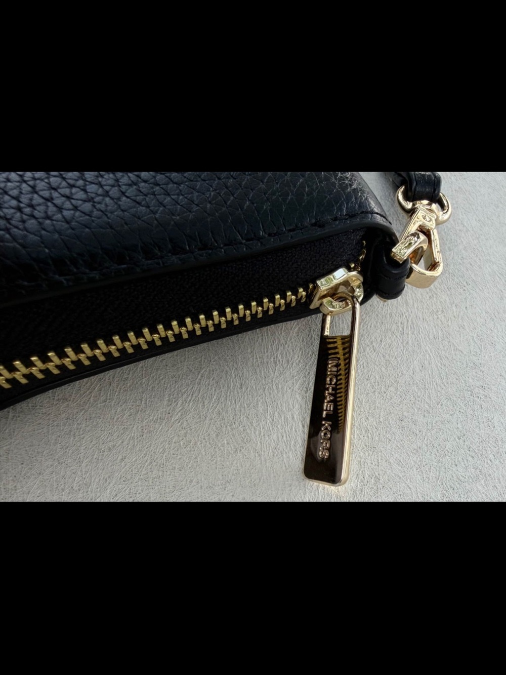 Michael Kors Black Pebbled Leather Men's Zip Wallet with Gold Logo - Picture 8 of 10